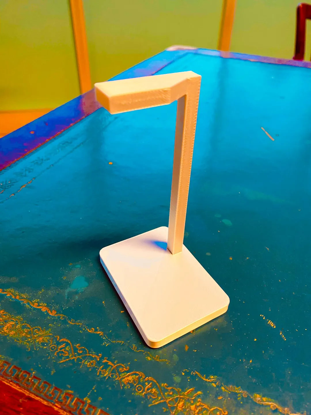 Simplistic Headphone Stand