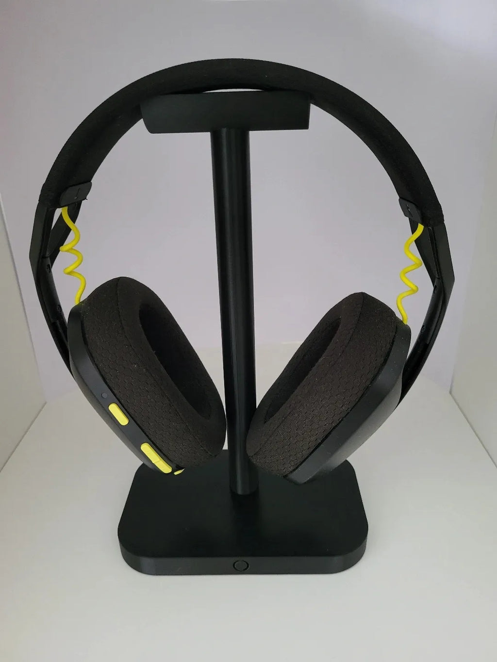 Minimalist Headphone Stand