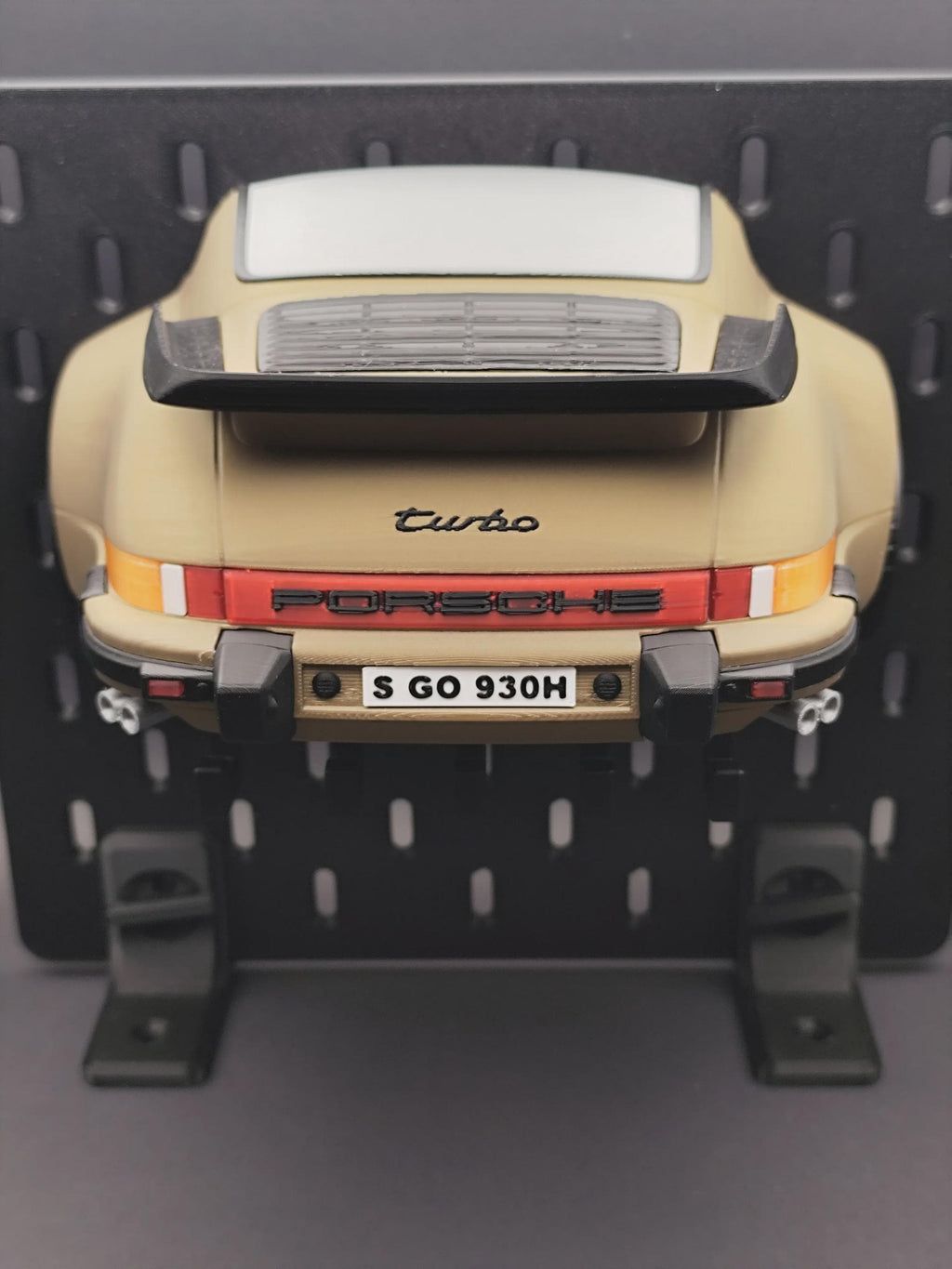 911 Turbo inspired 3D printed automotive wall key hanger, product image 7 of 10 by A&S Studio