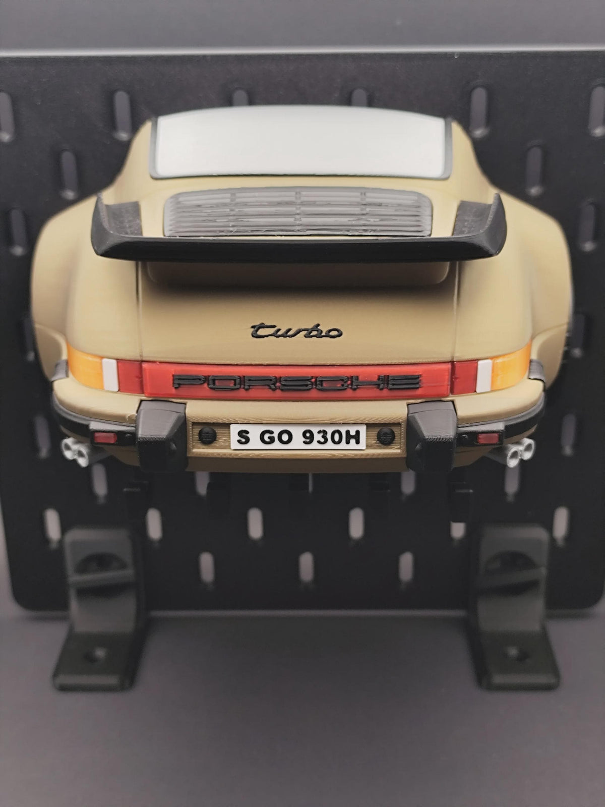 911 Turbo inspired 3D printed automotive wall key hanger, product image 7 of 10 by A&S Studio