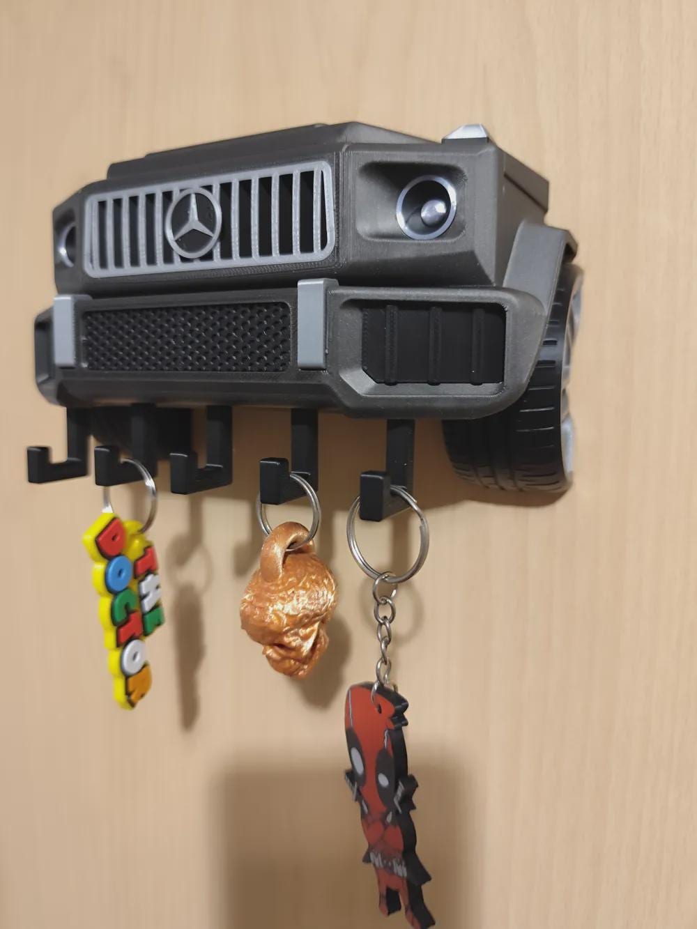 G Wagon inspired 3D printed wall key holder with customizable colors, product image 5 of 7 by A&S Studio