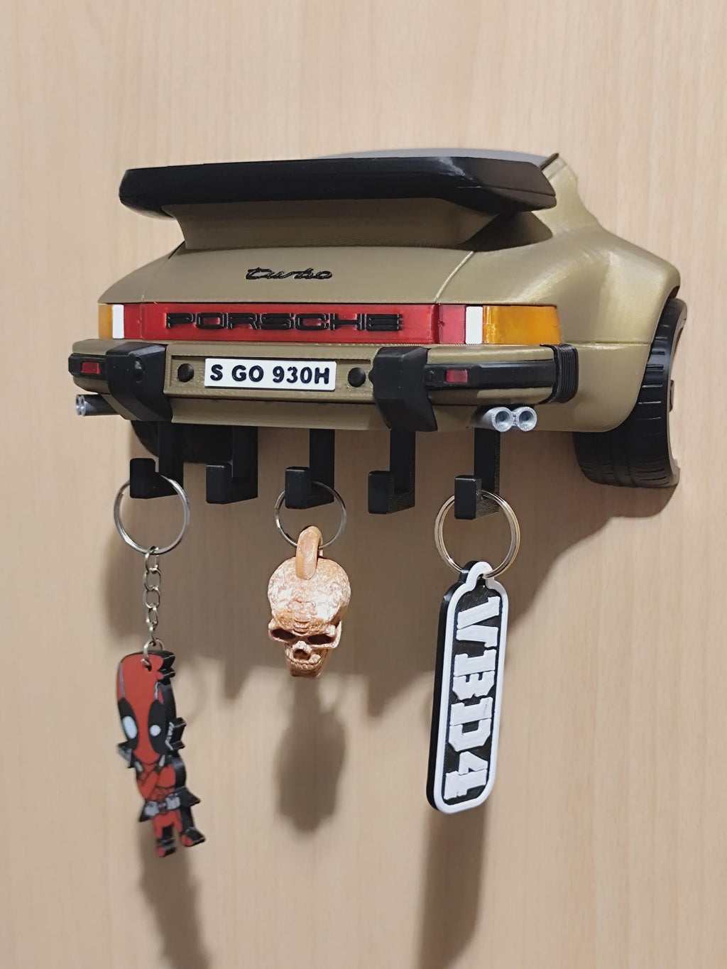 911 Turbo inspired 3D printed automotive wall key hanger, product image 9 of 10 by A&S Studio